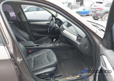 2013 BMW X1 xDrive28I из США, поврежденный, VIN WBAVL1C57DVR86059